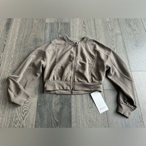 Lululemon Ribbed Softstreme Cropped Jacket in Nomad Size 10